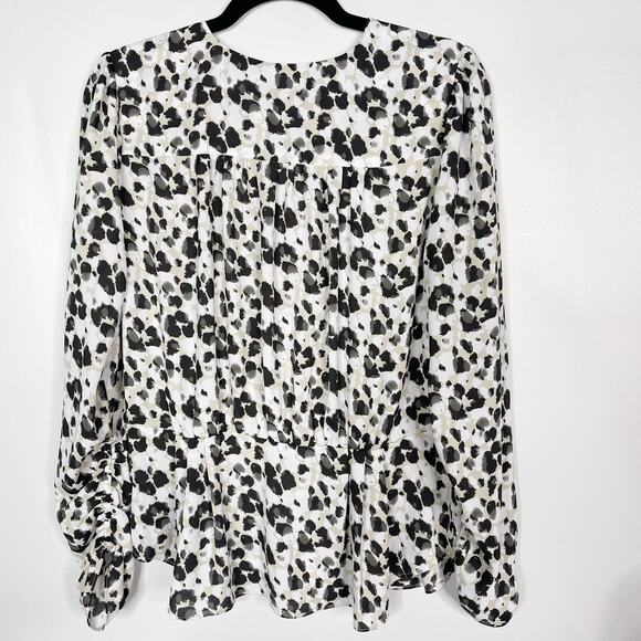 Cabi Medium White Black Gray Rosette Blouse Long Sleeve Print V Neck Wrap #5898 - Picture 2 of 10